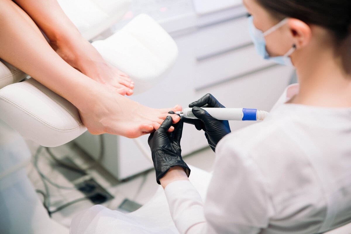 медицинский педикюр